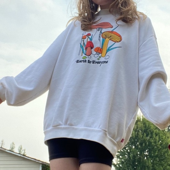 levi's mushroom sweatshirt